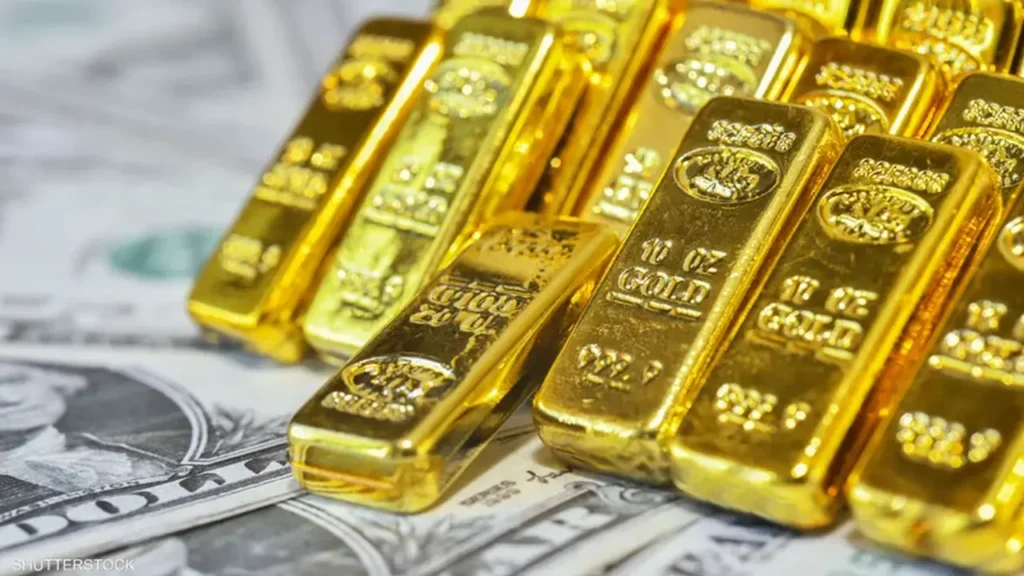 تراجع أسعار الذهب وسط صعود الدولار وتزايد توقعات رفع أسعار الفائدة